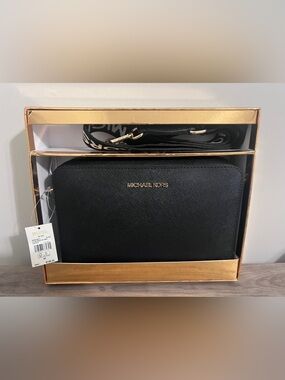 MICHAEL KORS Jet Set Large EW Xbody W/ WBG Leather Black NWT $ 198
